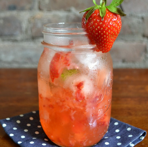 strawberry mint gin tonic