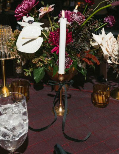 Red wedding color ideas for the reception - linen
