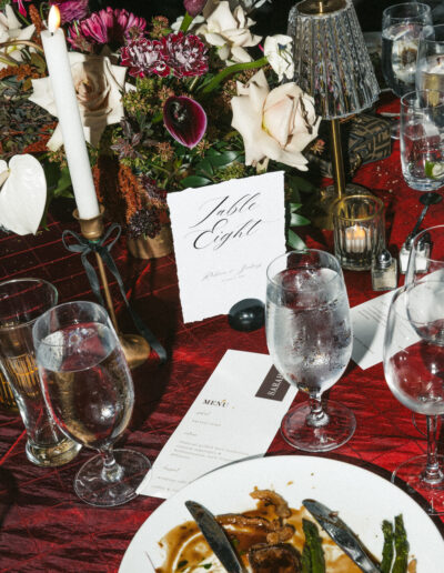 Red wedding color ideas for the reception - linen