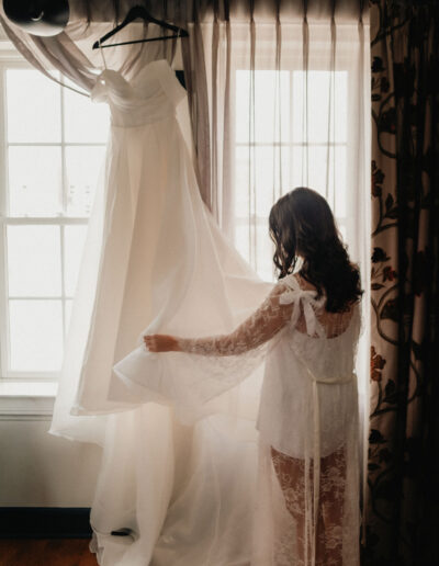 Bride Getting Ready Summer wedding at George Peabody Library